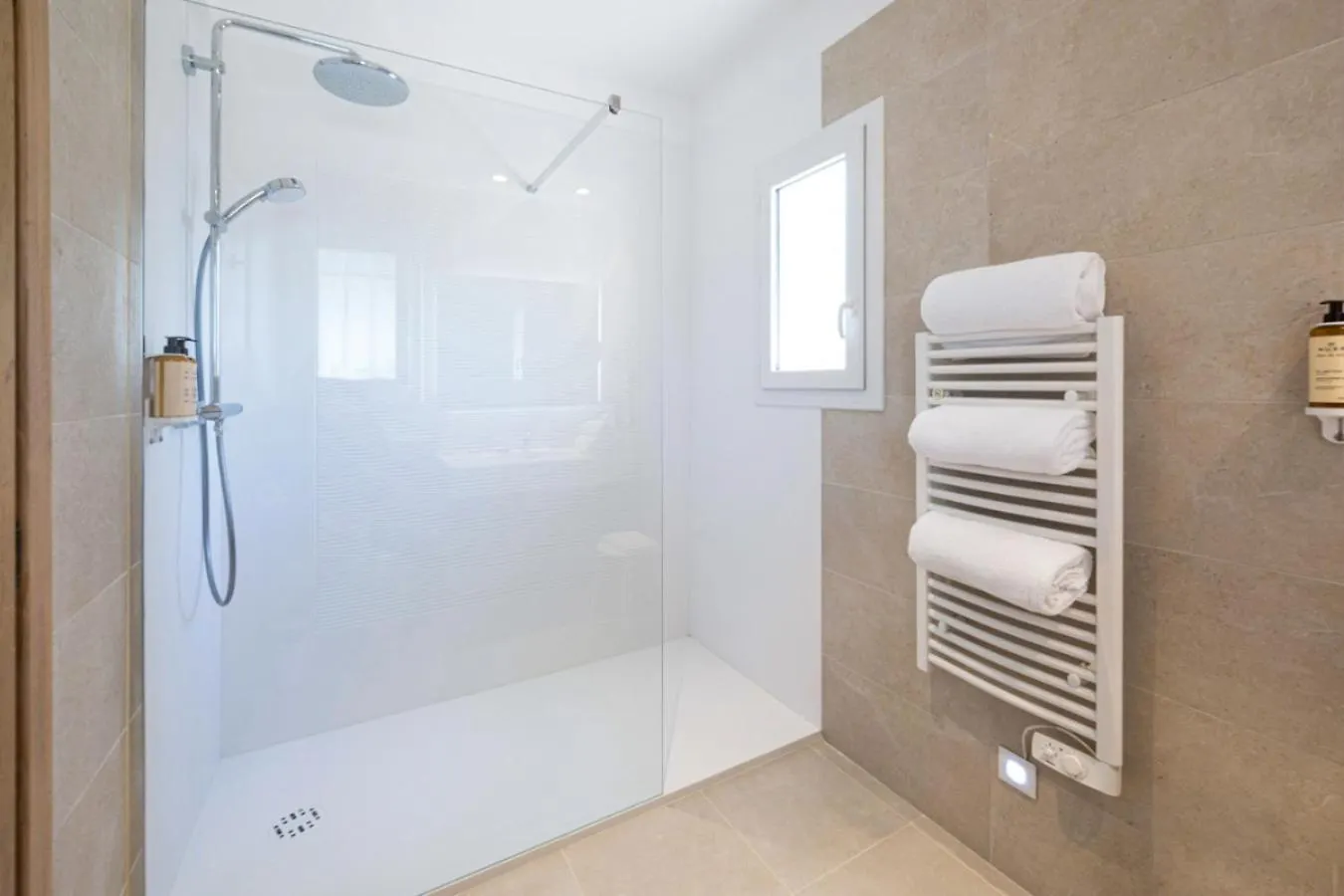 Hotel La Garbine ラマチュエル フランス