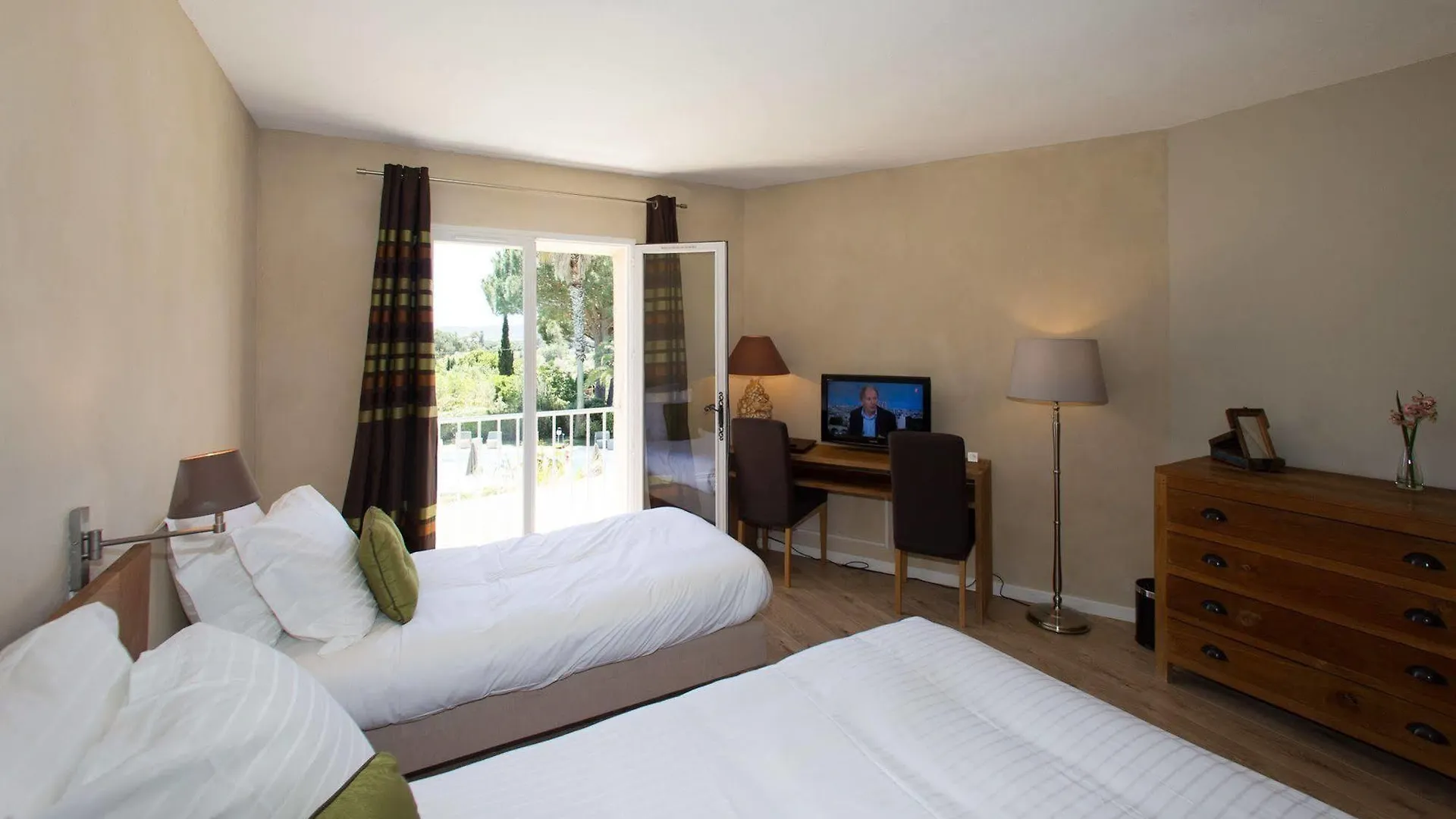 ****  Hotel La Garbine ラマチュエル フランス