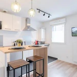 Appartement Wazemmes - Functional With Parking Space! Lille