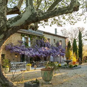 Le Clos De Lucie Bed & Breakfast