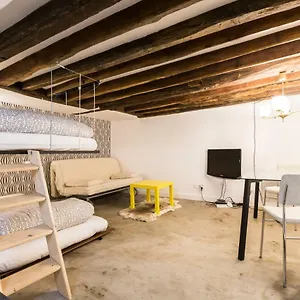 Appartement Charming 20m² Near Le Marais Paris